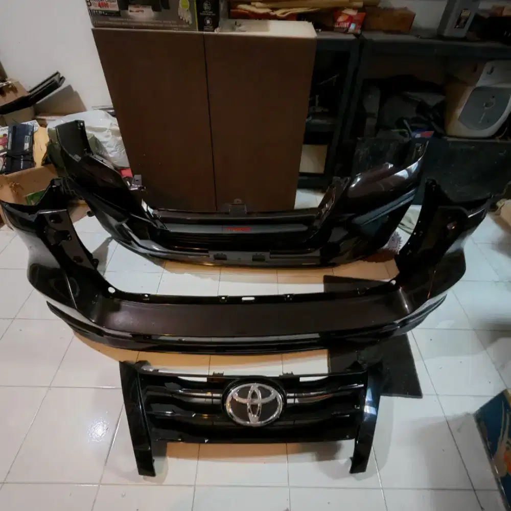 Bumper Fortuner TRD aero kit depan belakang original copotan komplit
