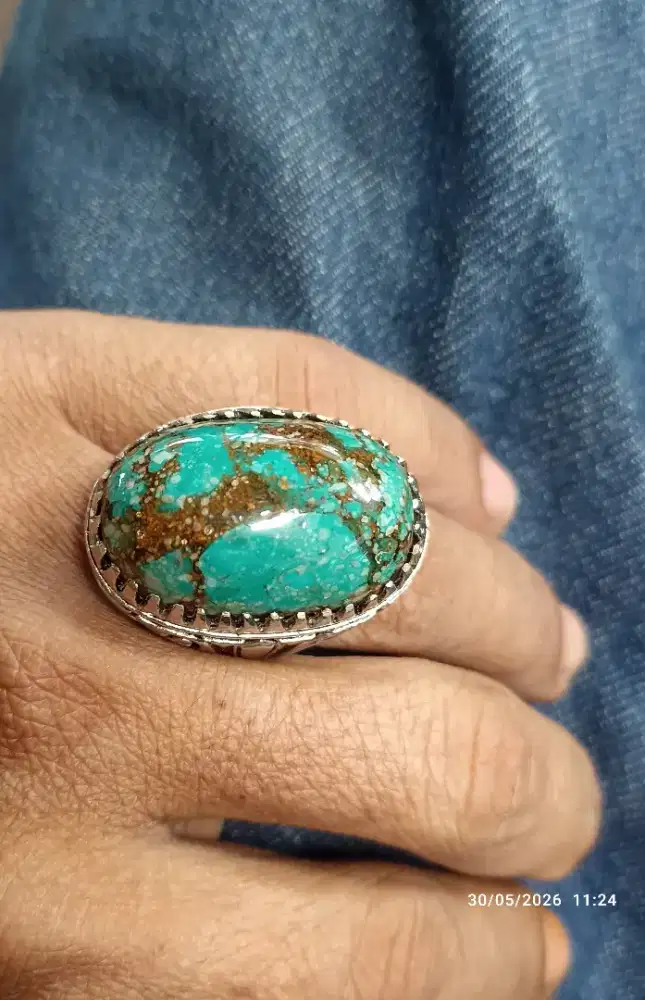 pirus Persia hijau toska buhun