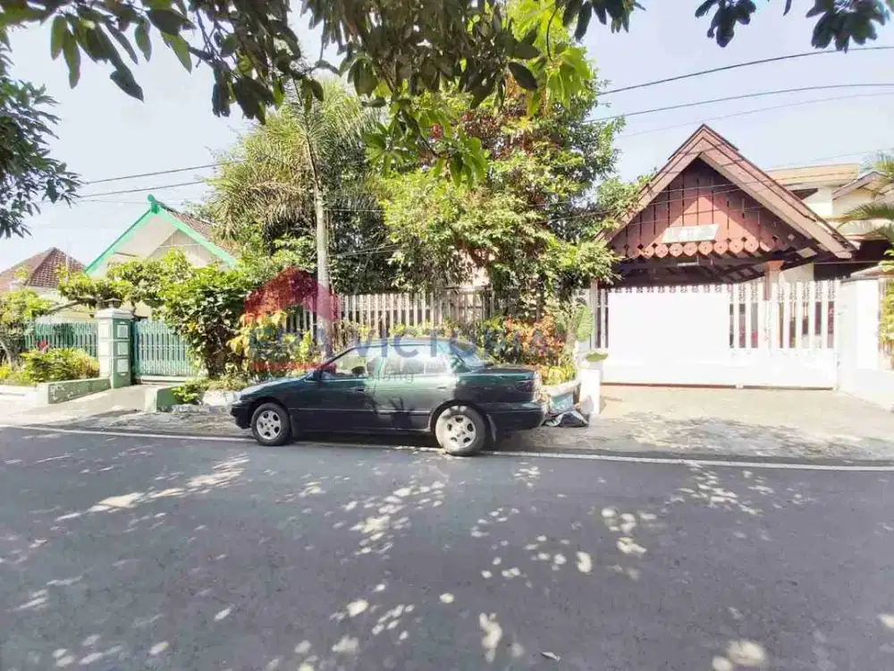 Rumah 6 Kamar dg Halaman Luas, Lokasi Strategis di Lowokwaru