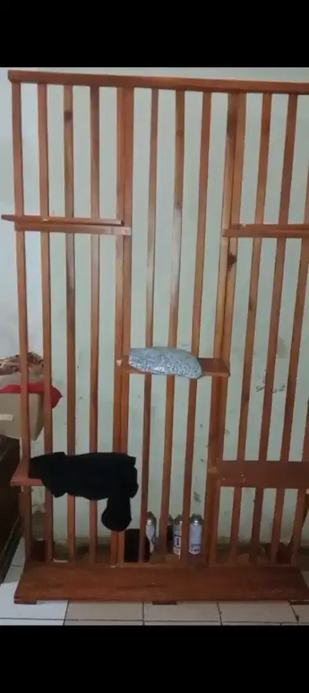 Rak sekat ruangan & pajangan ruang tamu