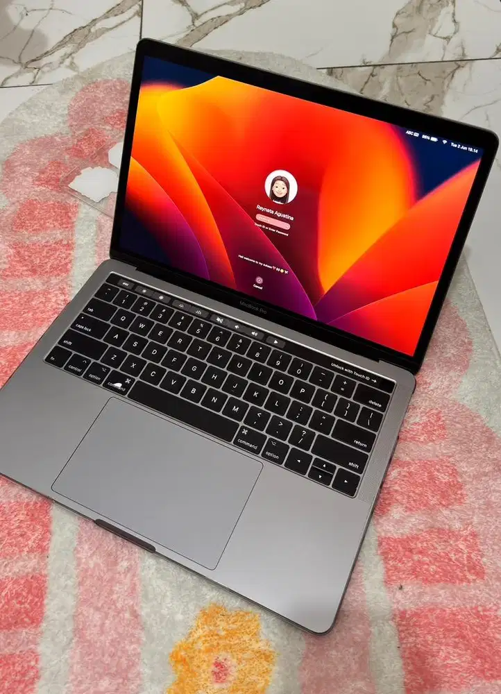 MacBook Pro 13 2017 i5/8/256 Touchbar