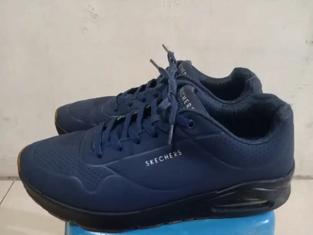 Skechers Size 43