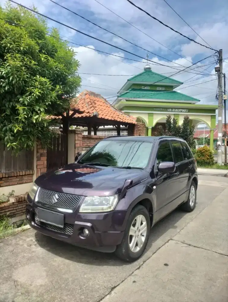 Suzuki Grand Vitara 2.0 AT 2006 Warna Ungu Tua - Pajak Hidup, Siap