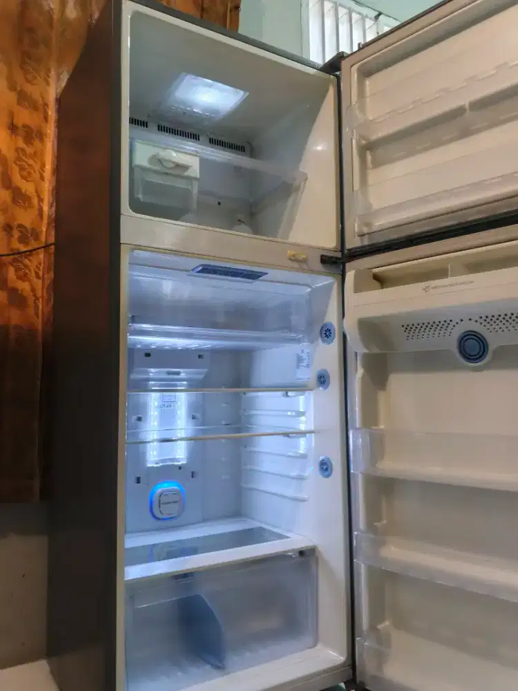 Kulkas LG Jumbo 2pintu