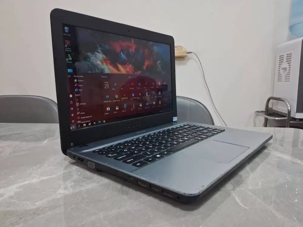 Laptop Dual VGA Nvidia 920MX 8GB SSD ReadyUp Win ORI Gaming Desain Grs