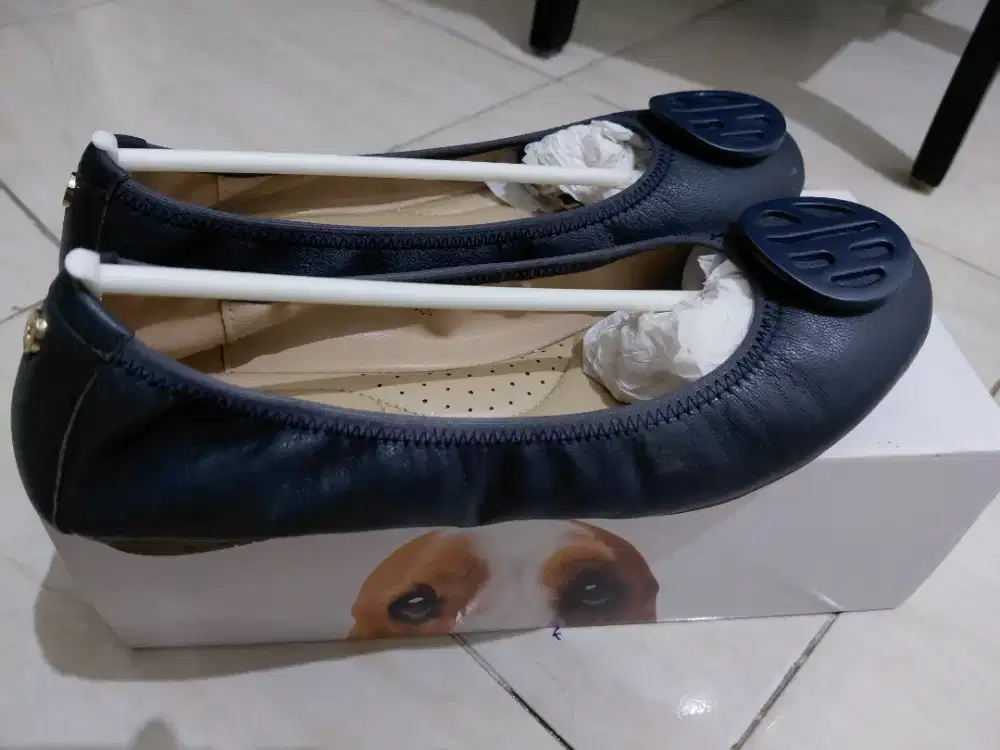 Sepatu hush puppies samantha dark blue size 8 / 39