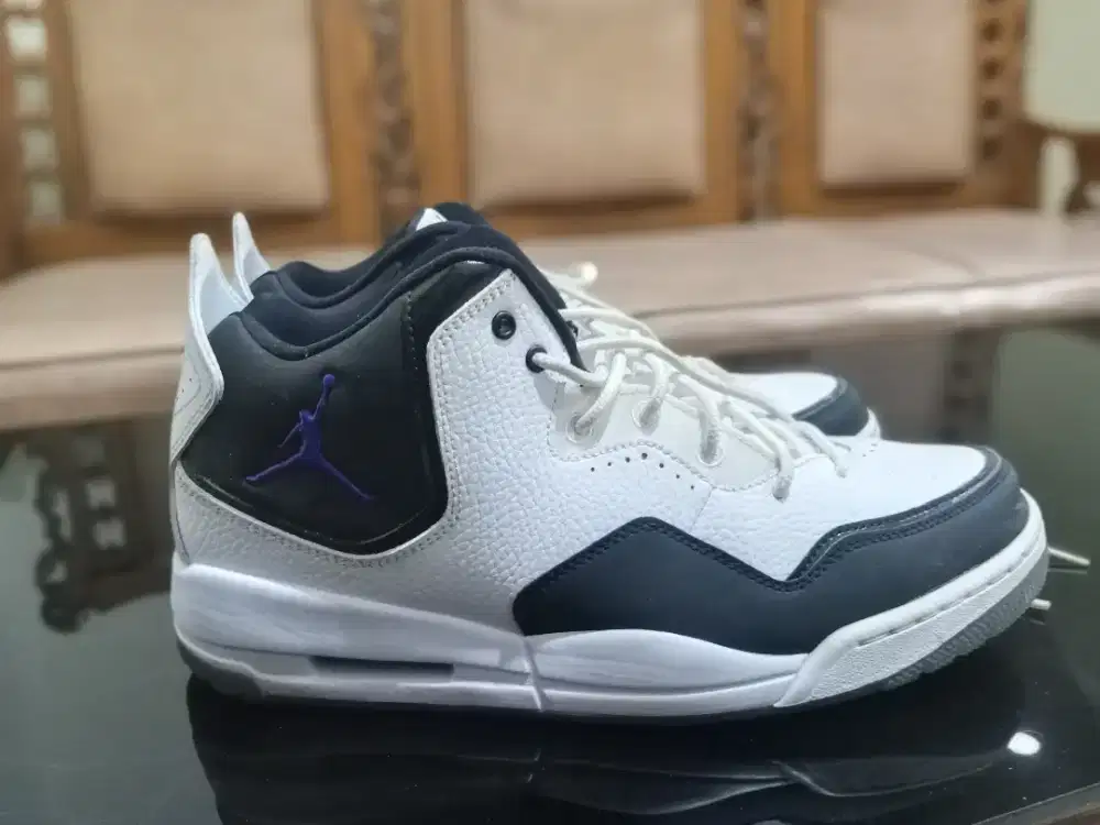 Air Jordan Courtside 23 Concord