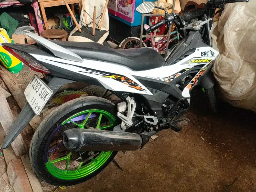 Dijual motor Honda Sonic