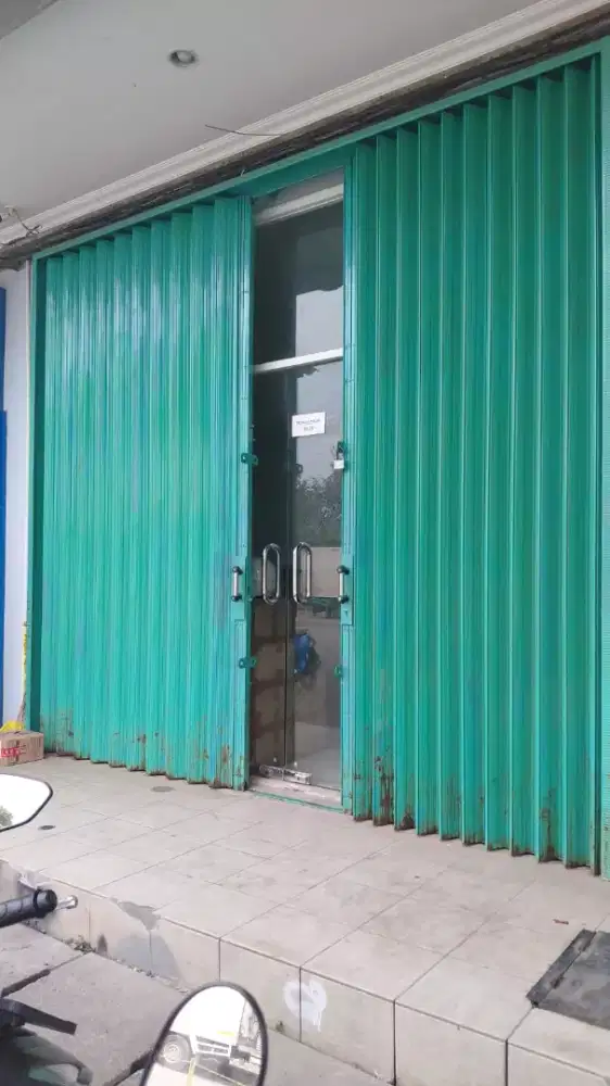 Roling door dan baja ringan tralis reling tangga
