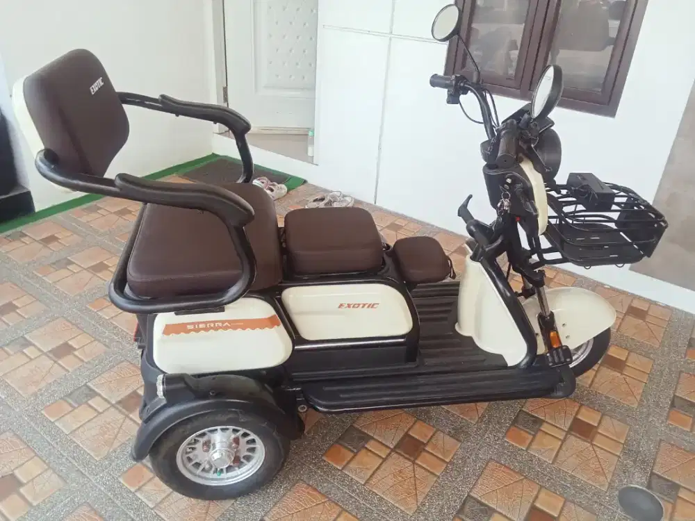 SEPEDA LISTRIK MERK EXOTIC SIERRA RODA 3 BY PACIFIC