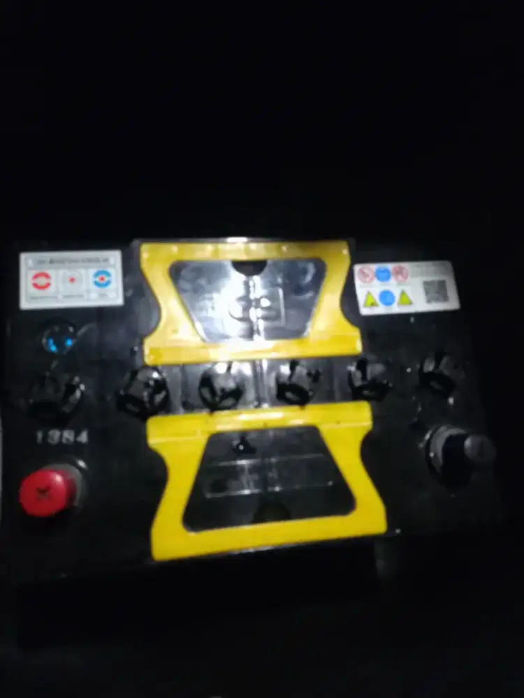 Aki mobil bekas