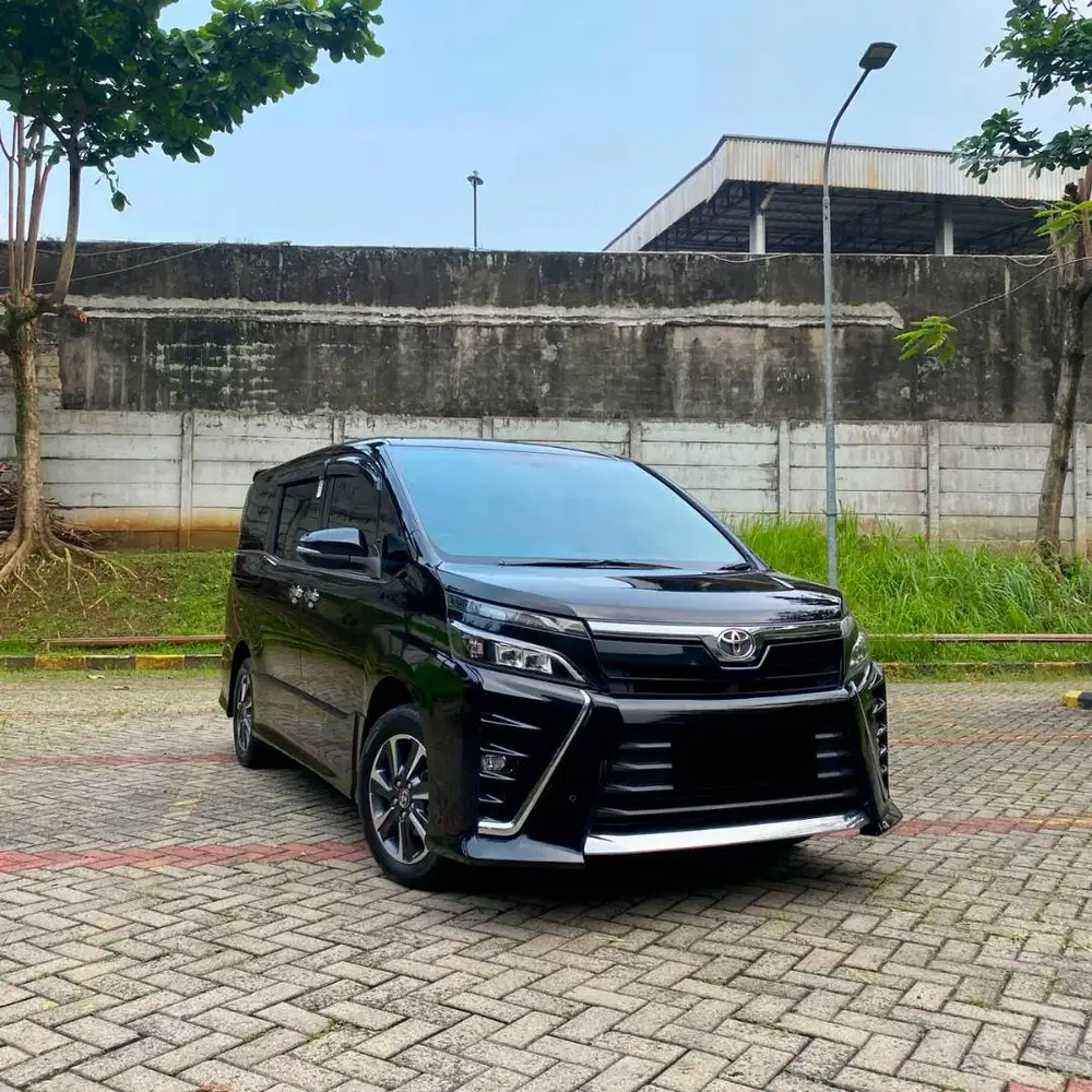 2019 Toyota Voxy 2.0 AT