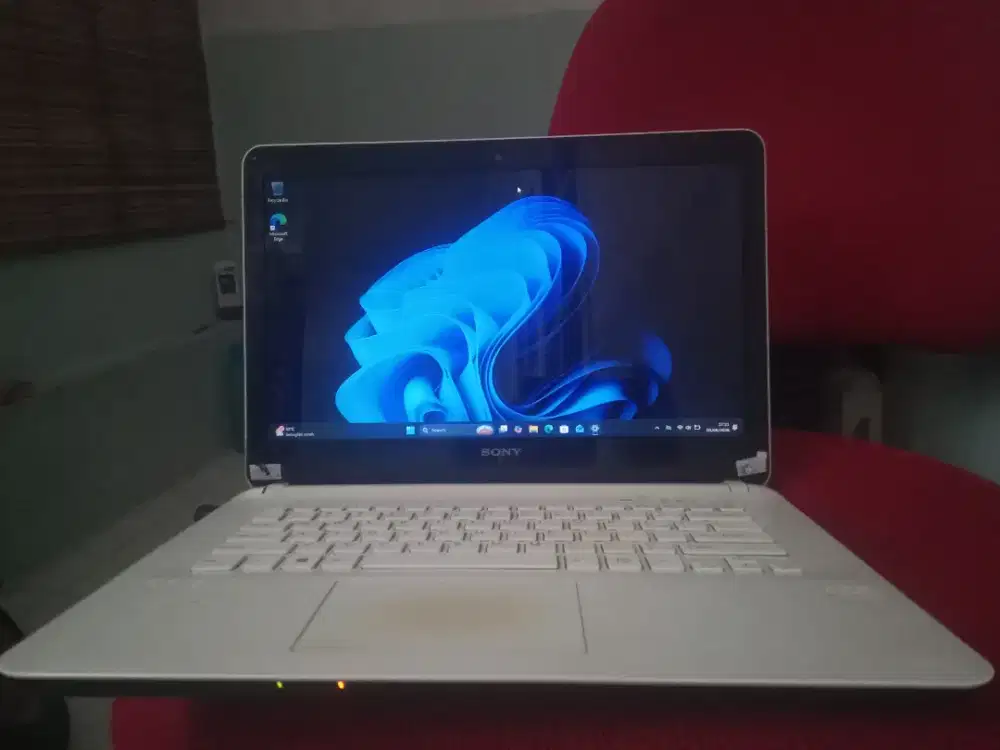 Jual laptop sony vaio ram 8 GB Hdd 500 GB Intel core i3
