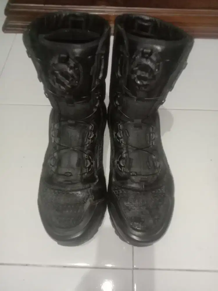 Sepatu dinas pdl