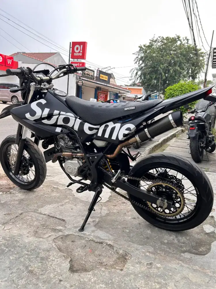 Yamaha WR 155 CC tahun 2021 supermoto