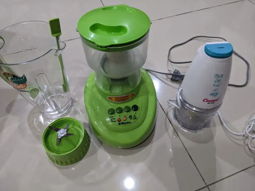 1buah Blender hijau miyako dan 1 buah  cosmos