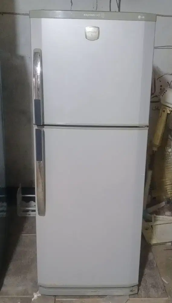 Kulkas 2 pintu LG VITAMIN (Diantar dalam Kota Padang)