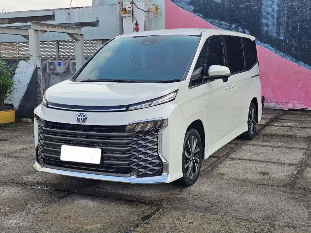 Voxy 2024 KM 17ribu putih