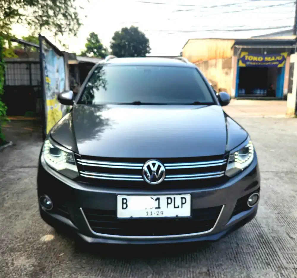 Jual VW Tiguan 1.4L th 2014 KM Rendah Istimewa Warna Favorite