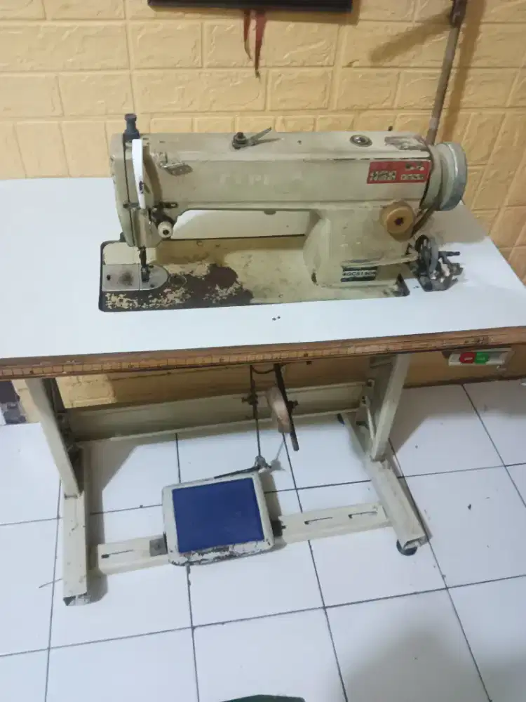 Mesin jahit typikal