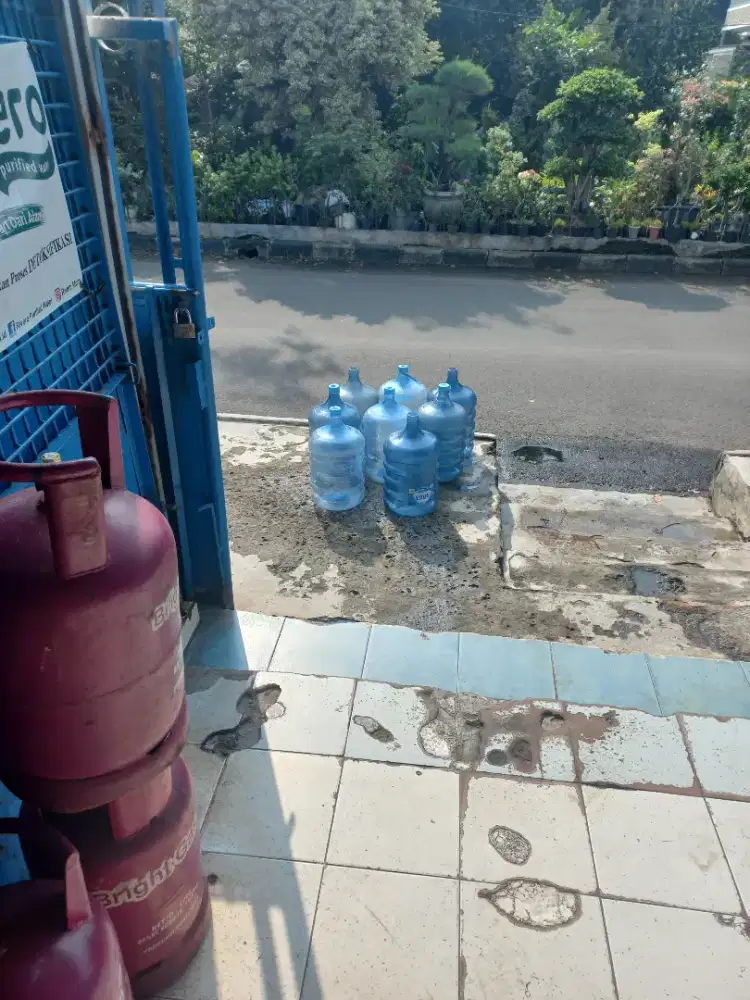 Di butuh kan di toko air isi ulang
