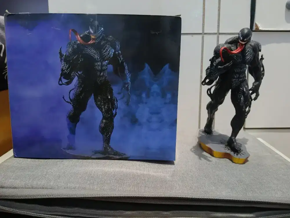 Action figure venom