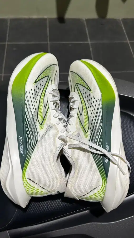 Sepatu Running 910 Haze Strike Pro