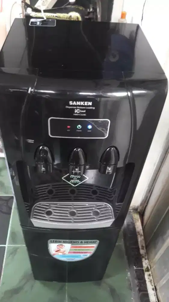 Dispenser galon bawah