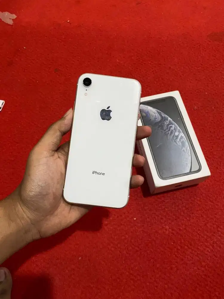 Iphone xr 128 axis & indosat only