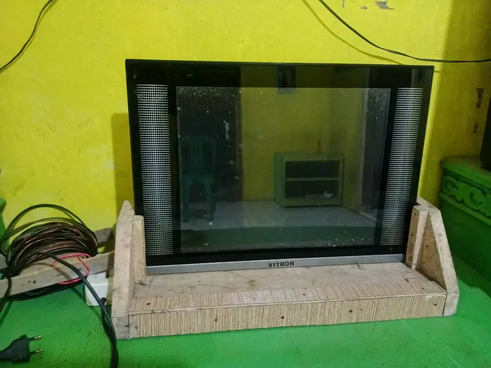 TV LED Vitron Bekas Masih Nyala HDMI AV