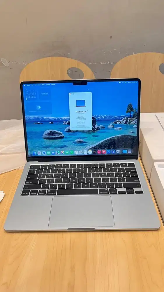 MacBook air 13'' M4 16/512 iBox bh 100 cc 29 garansi september 2026