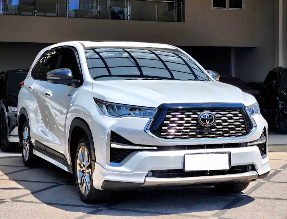 TOYOTA INNOVA ZENIX HYBRID Q TSS MODELLISTA PK 2023 PUTIH