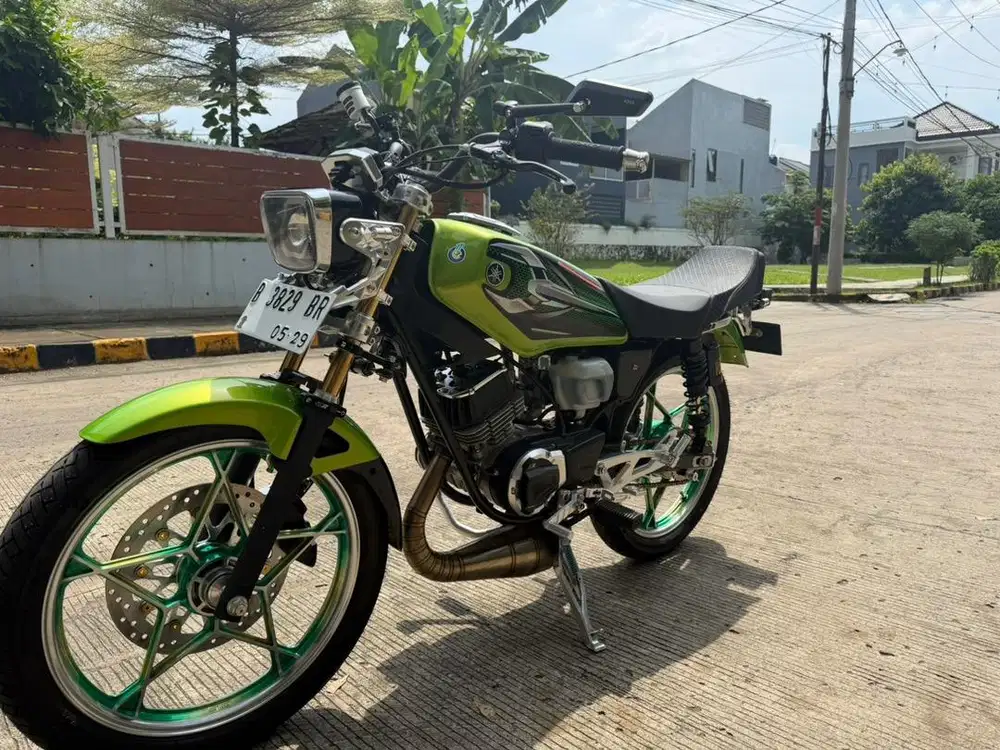 YAMAHA RX-KING (PREMIUM)