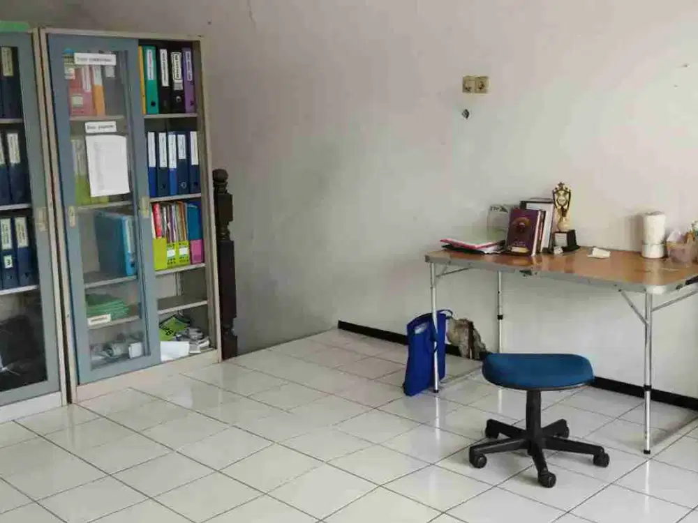 Rumah Gayungsari ROW Jalan Lebar Cocok Untuk Kantor
