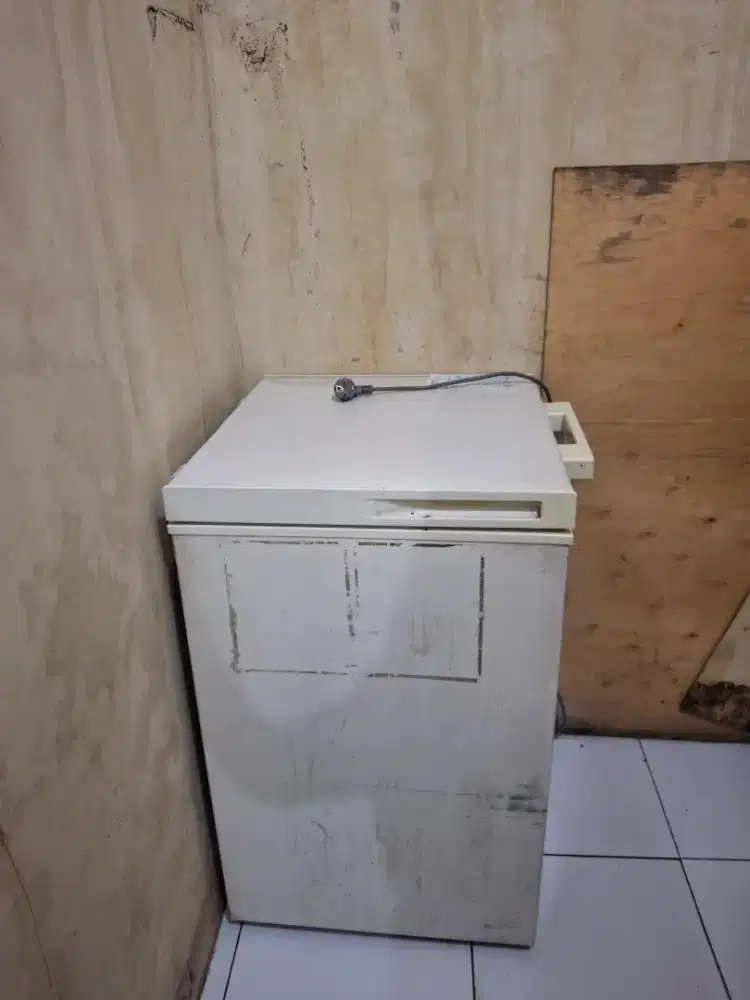 FREEZER BEKAS MASIH NYES