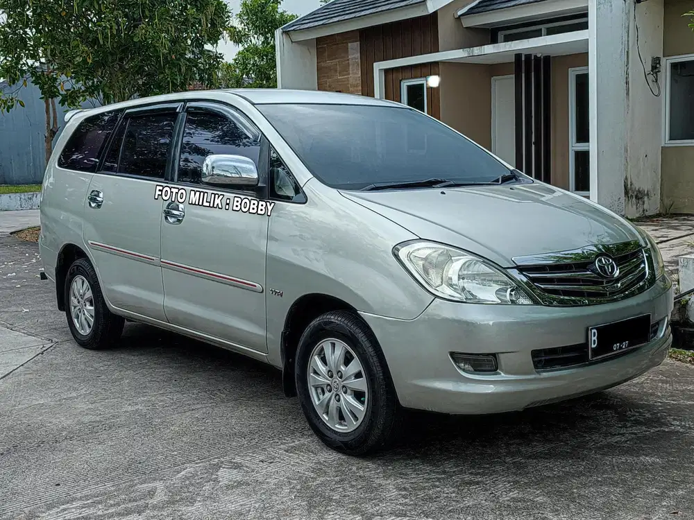 Toyota Kijang Innova 2005 Bensin