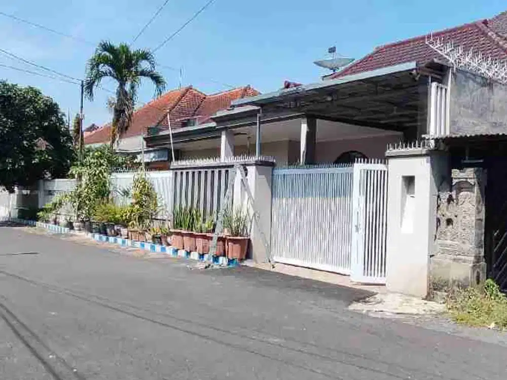DIJUAL RUMAH TERAWAT SIAP HUNI TENGAH KOTA MALANG DAERAH PULAU PULAU