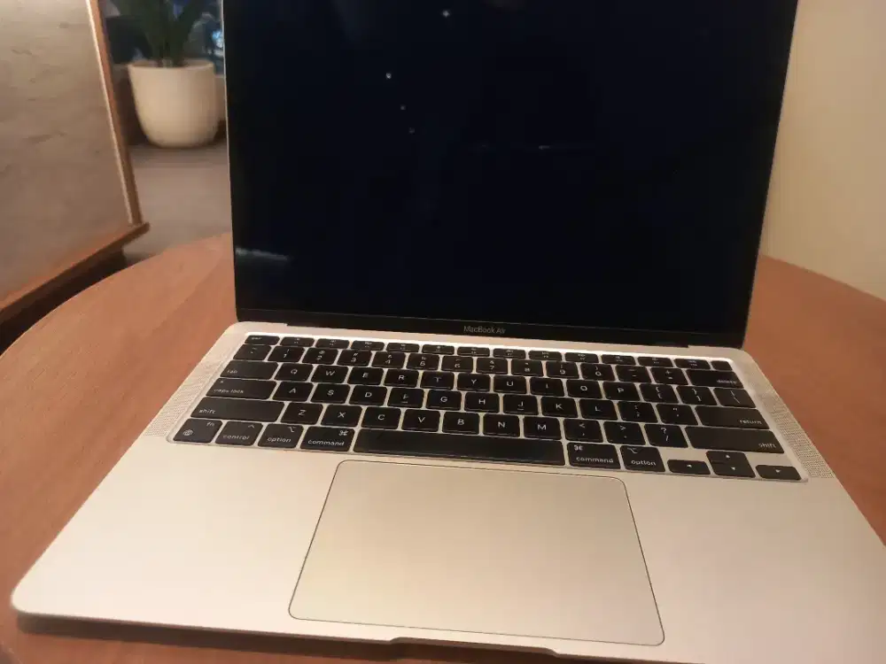 Jual Macbook Air M1 2020 8/256