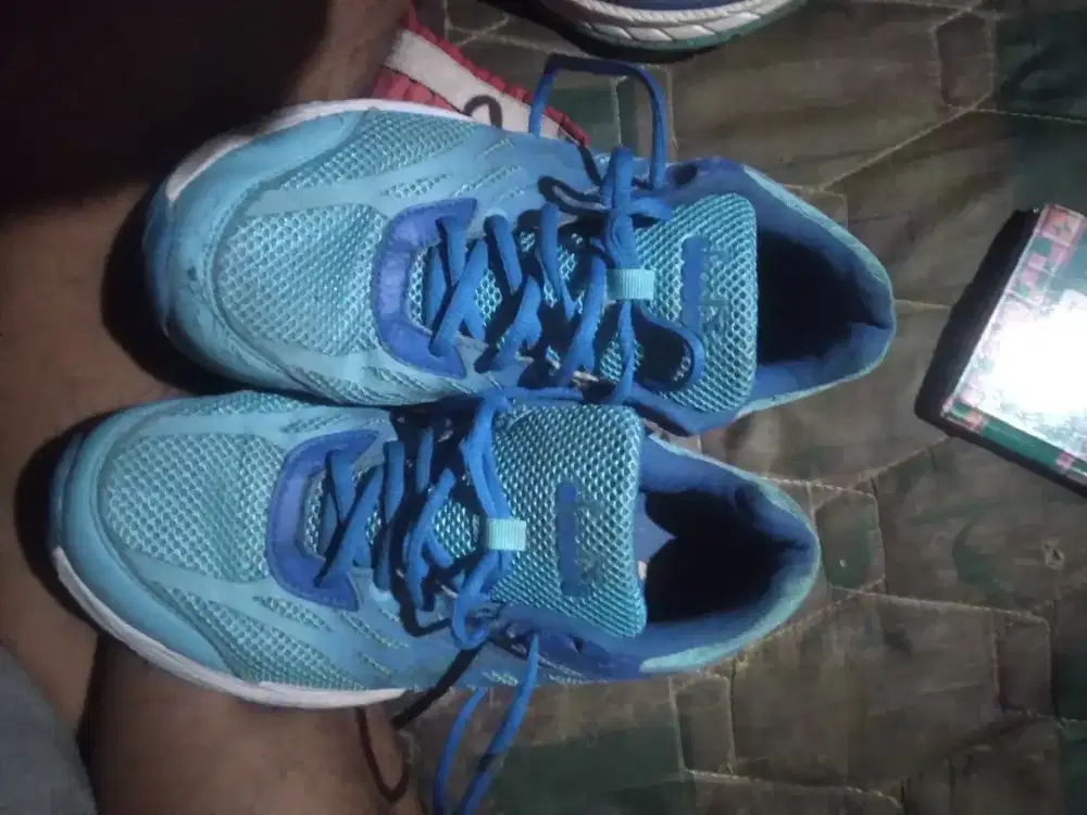 Jual sepatu ngga kepake