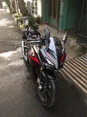 HONDA CBR 150 R