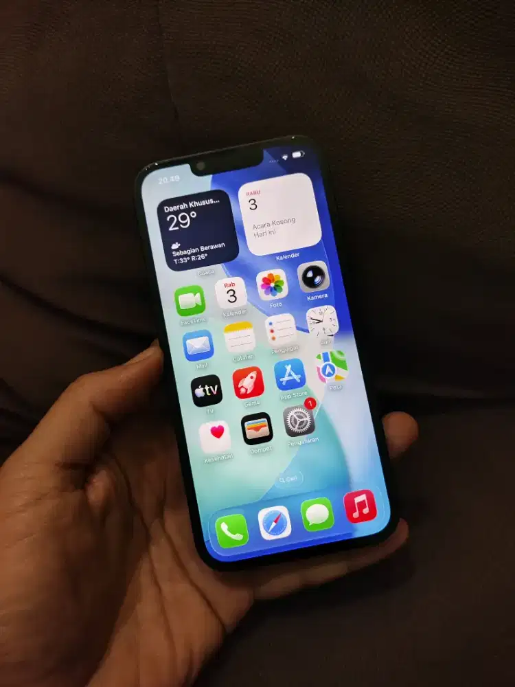 Iphone 13 128gb resmi Indonesia warna hitam kondisi like New