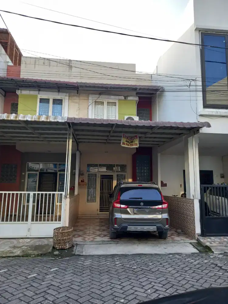 Rumah komplek alconia semi furnished
