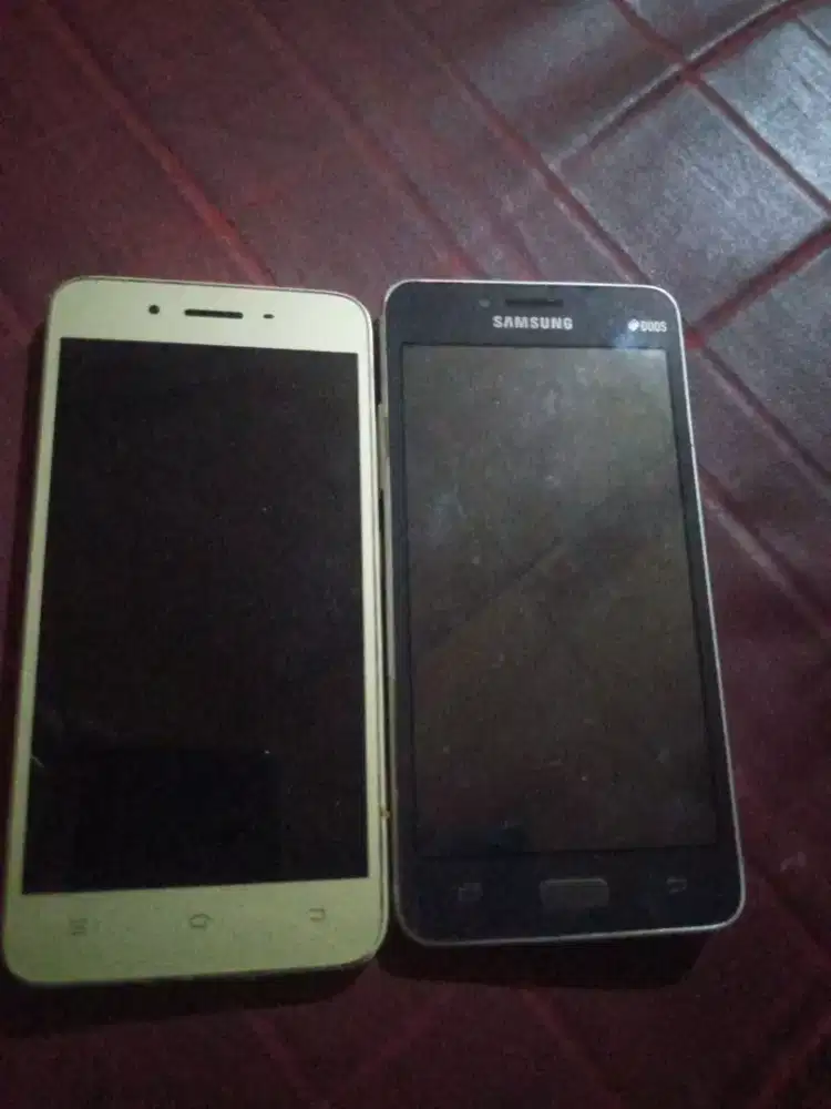 Dijual 2 hp merk Samsung dan Vivo belum sempet cek anggap saja bahan