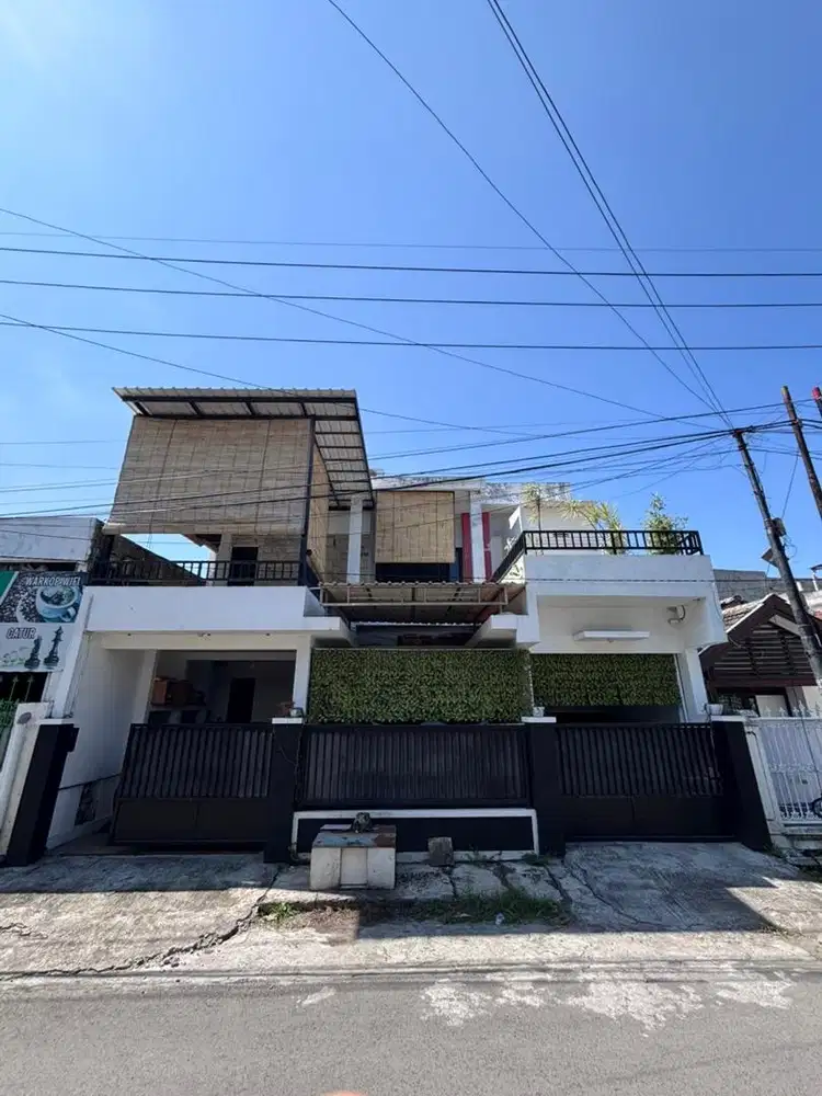 RUMAH MANUKAN LOR RAYA