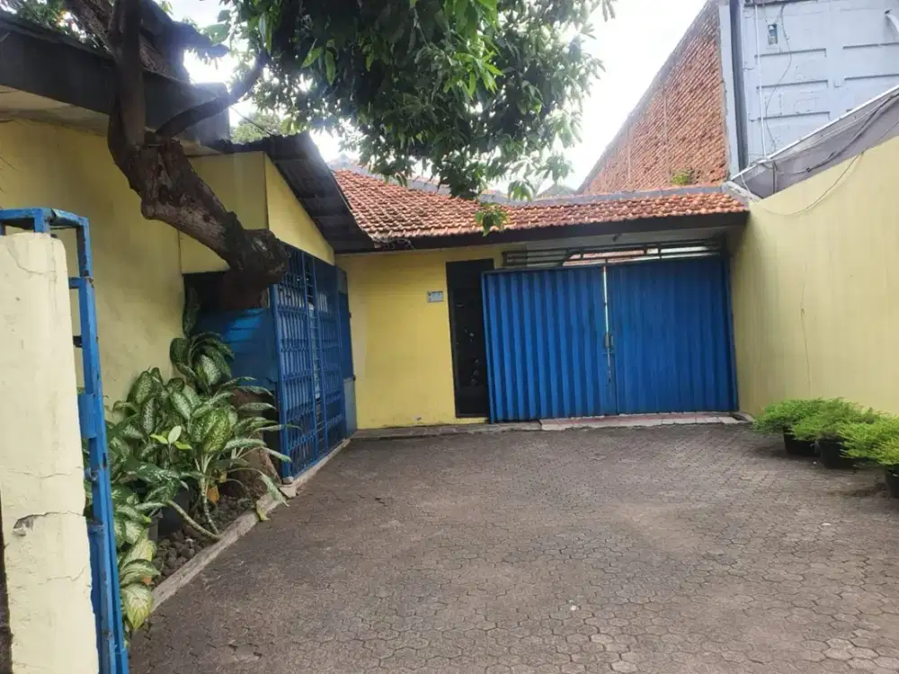 Rumah 2 Lantai Lahan Luas Dekat Stasiun KRL Tajung Barat