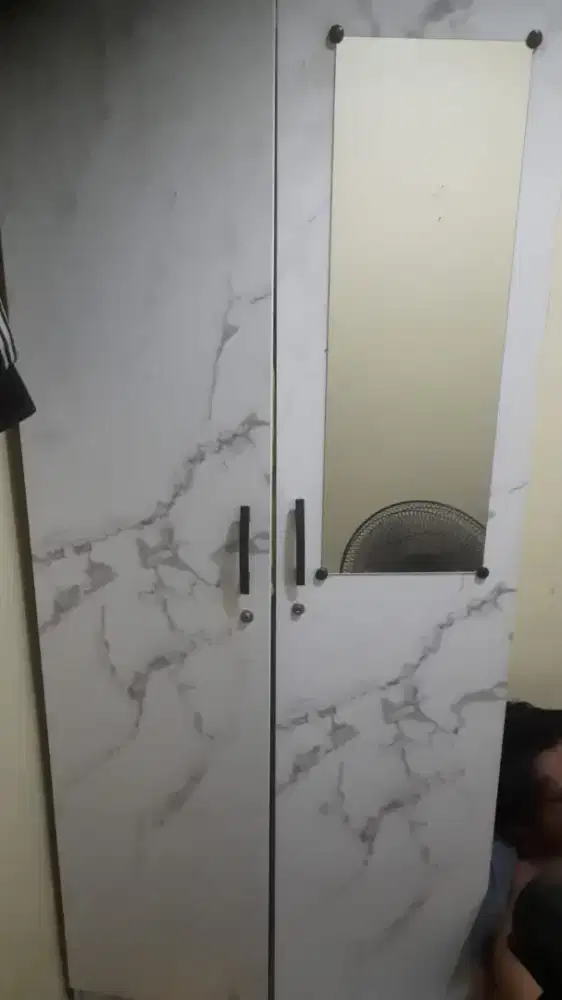 Lemari baju 2 pintu