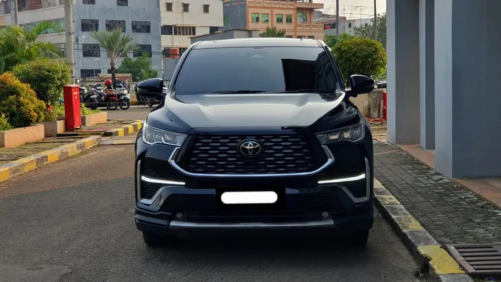 Km 31rb toyota kijang innova zenix q hybrid modelista tss 2024 hitam
