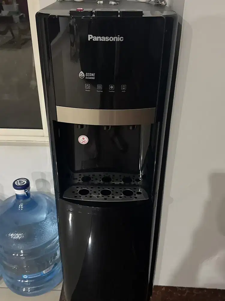 Dispenser Panasonic Ozone Cleaning