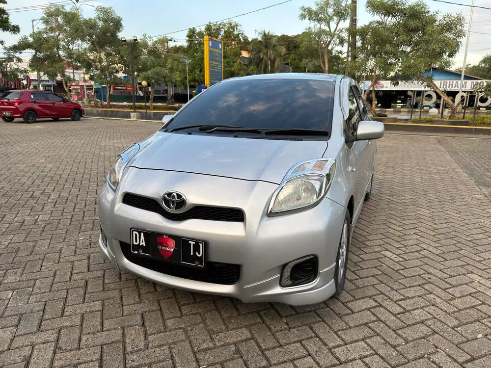 Toyota Yaris 1.5 E facelift Mt 2012