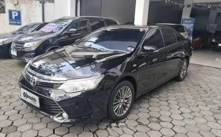 LOW DP Toyota Camry 2.5 G Bensin-AT 2018 SED